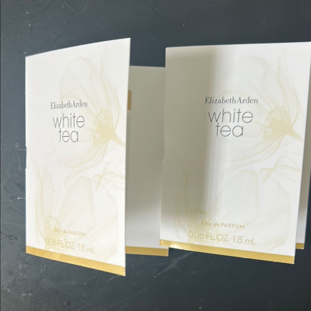 Elizabeth Arden White Tea -
2 x 1.8 ml